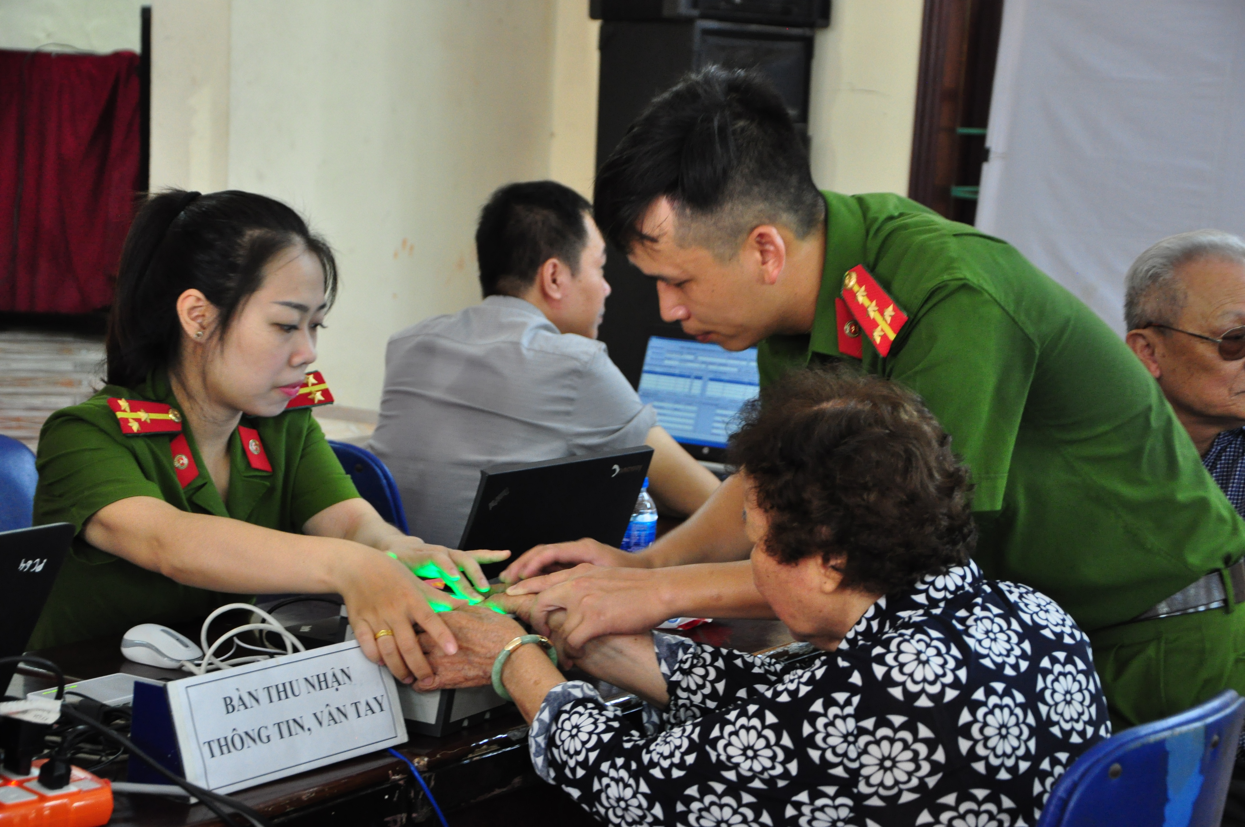 Người dân gửi thư cảm ơn Công an phường An Dương  ( quận Lê Chân)